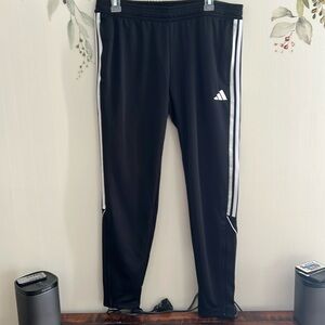 Brand new adidas joggers. Zippers at the bottom I’m of the leg area both sides